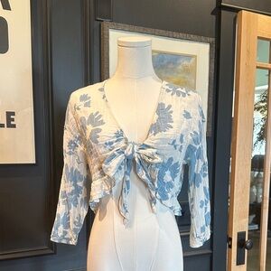 American Eagle Outfitters Blue Floral Tie-Front Blouse